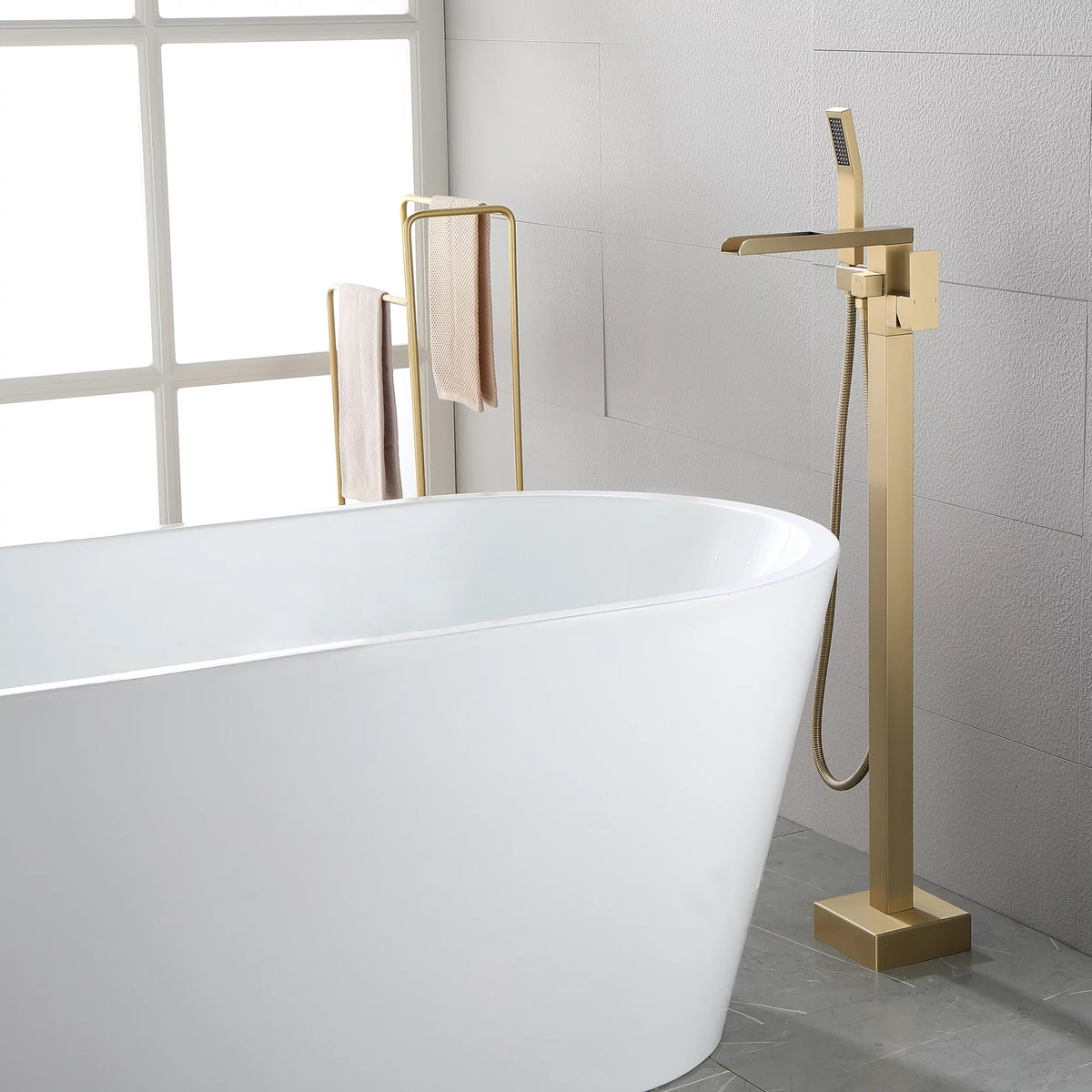 Matte Black Freestanding Tub Faucet with Handshower W549