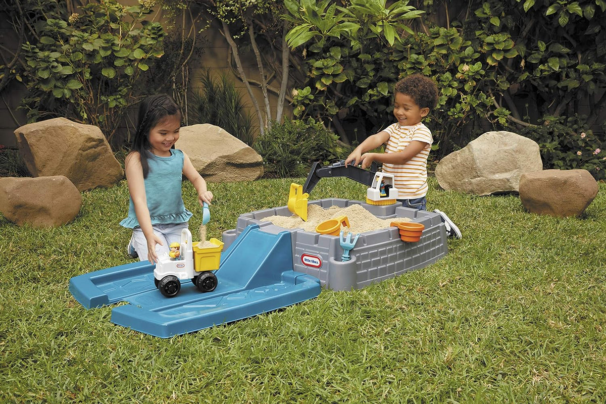 Dirt Diggers Excavator Sandbox with Lid and Play Sand Accessories X527