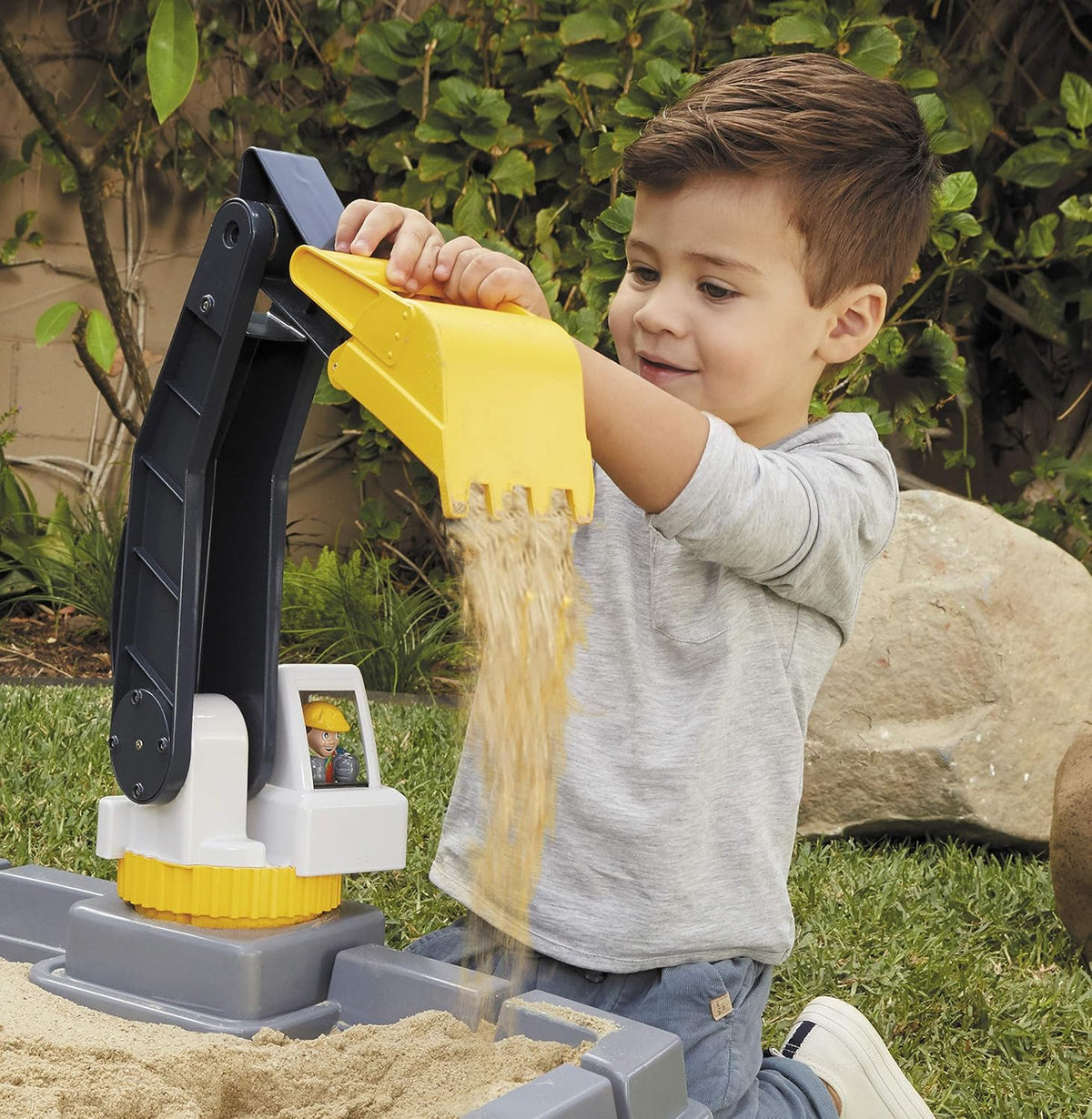 Dirt Diggers Excavator Sandbox with Lid and Play Sand Accessories X527