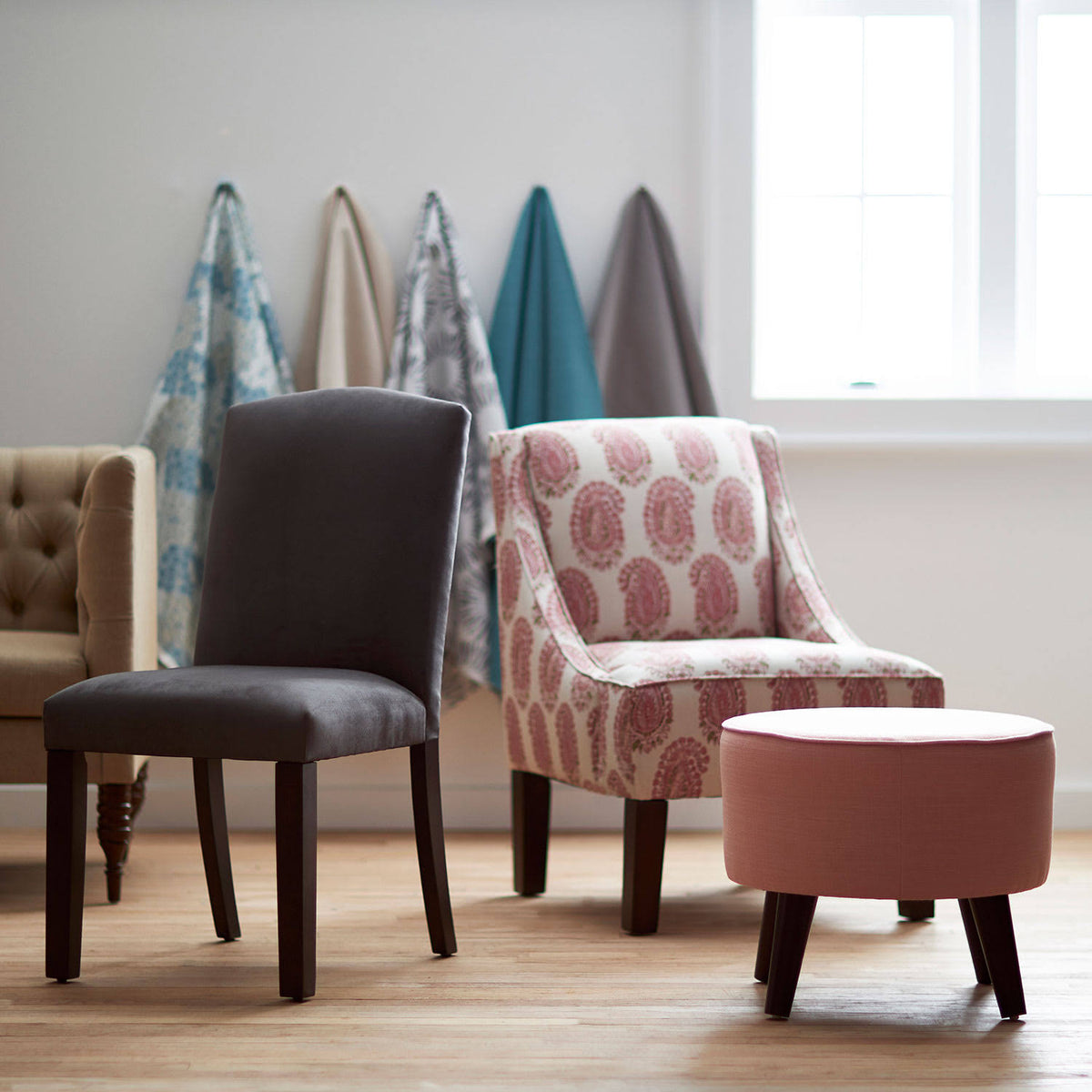 Round Linen Fabric Ottoman with Splayed Legs A883